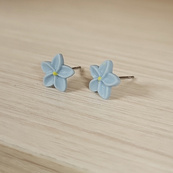 Forget-Me-Not Ceramic Stud Earrings - Picture 5 of 7
